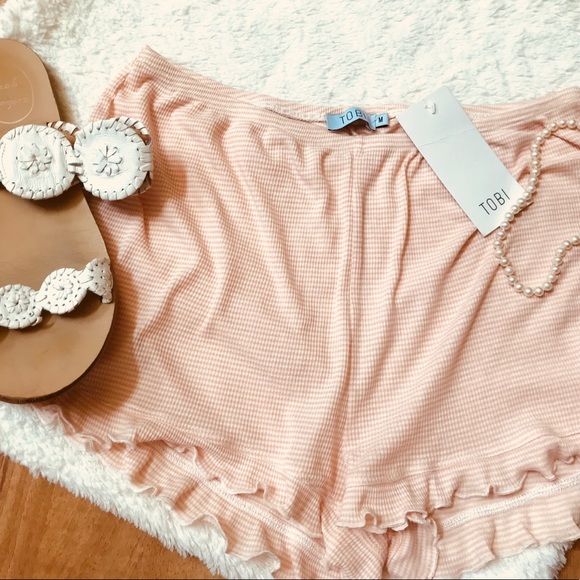 Pink ruffle shorts - Picture 1 of 2